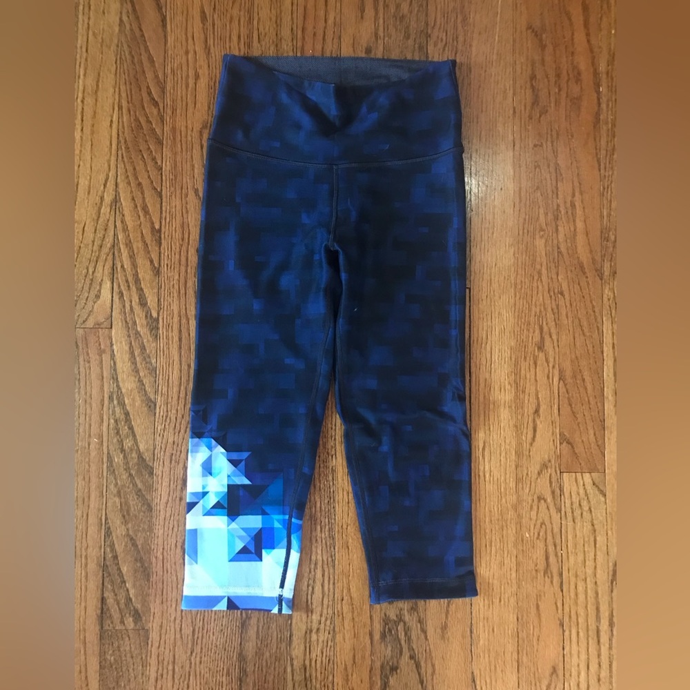 Peloton capri workout pants size M